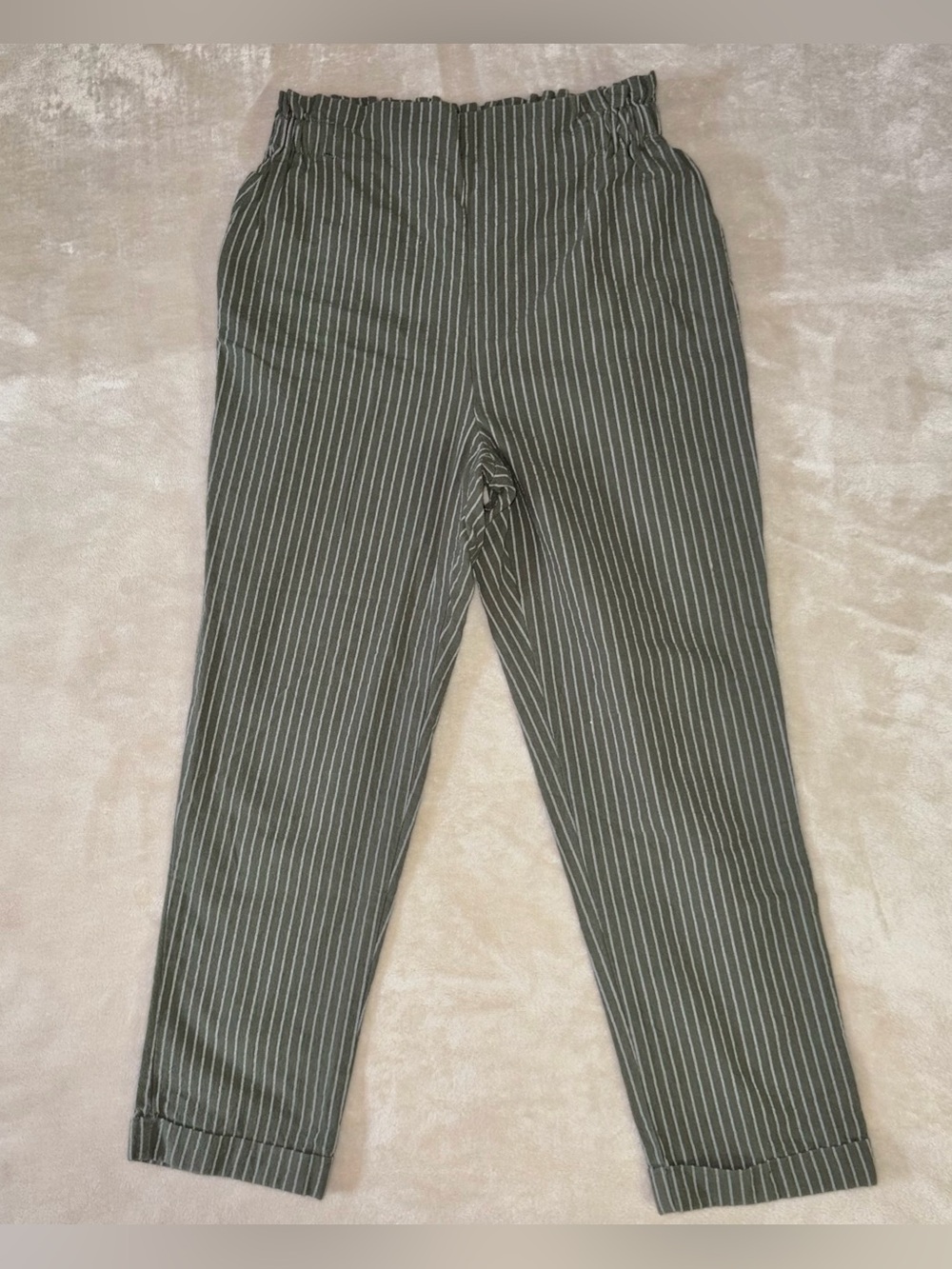 Women’s Green Striped Dress Pants - Capri Length Cuffed Pull On Pants, Size S
